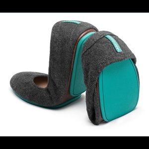 Women shoes. Tieks flats. Size 7. Wool grey ballet slippers.